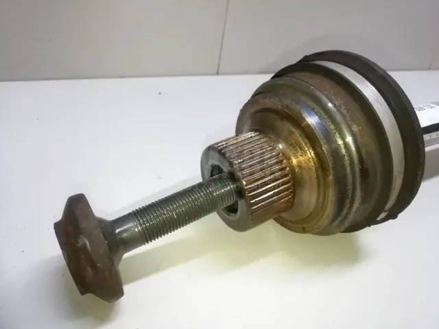 Полуось задняя