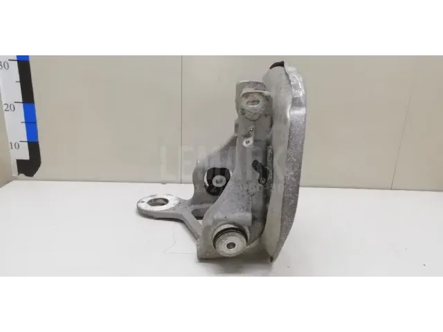 Кулак поворотный задний правый