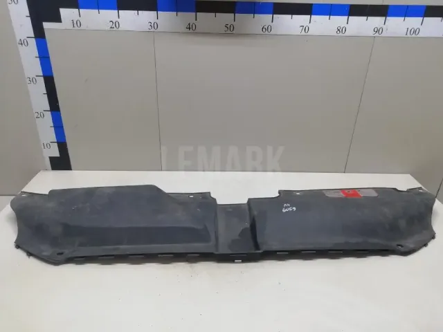Кожух замка капота