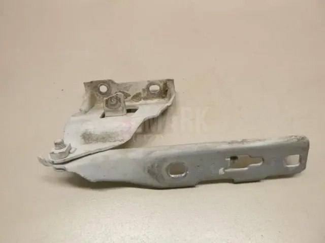 Петля капота левая для  GM Pontiac Grand AM 1992-1998