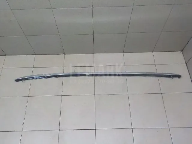 Рейлинг правый (планка на крышу)