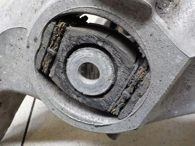 Кулак поворотный задний правый для  Audi Q6 2022