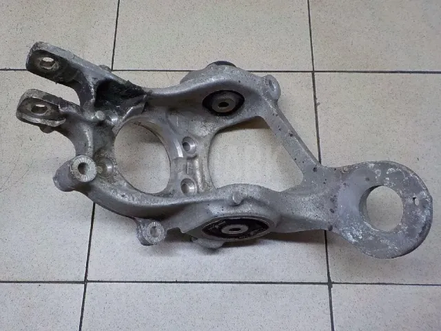 Кулак поворотный задний правый для  Audi Q6 2022