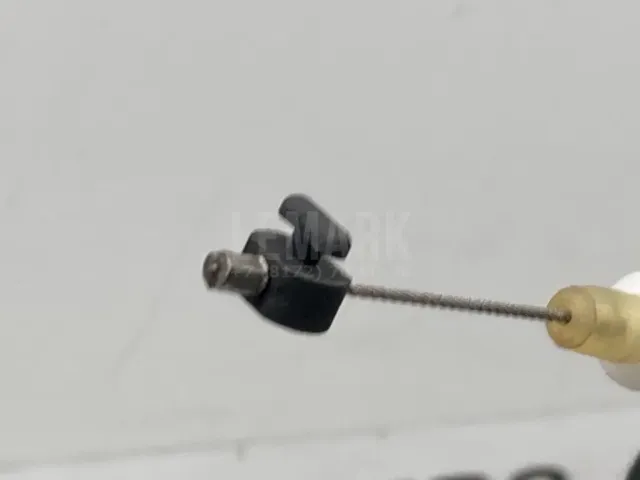 Трос открывания передней двери