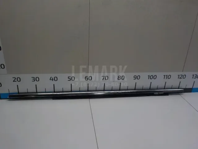 Накладка стекла переднего левого