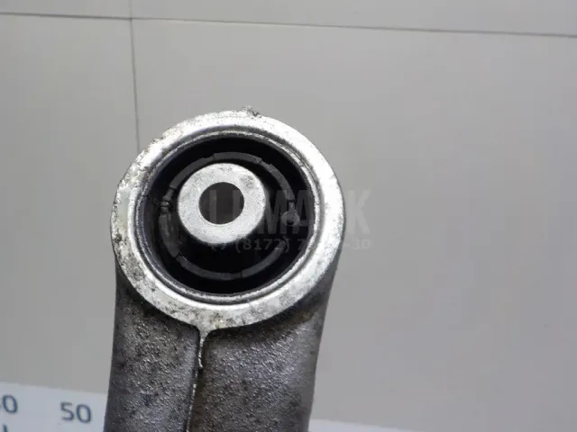 Рычаг задний нижний правый