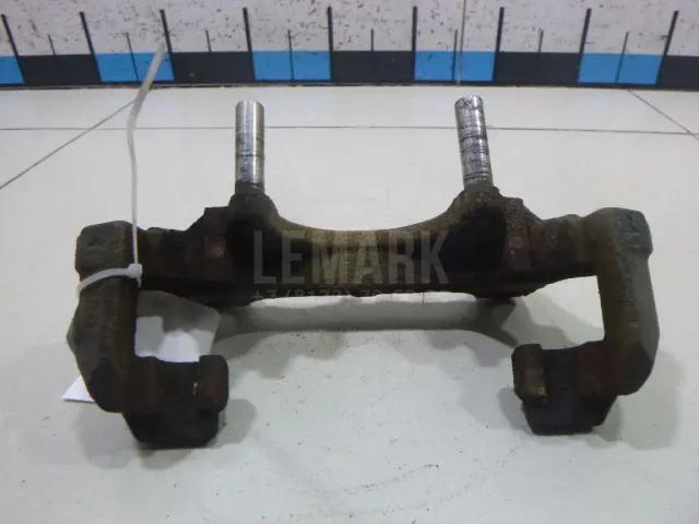 Скоба суппорта переднего для  BMW X5 E53 2000-2007