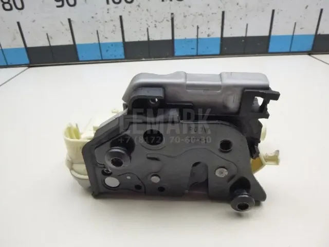 Замок двери передней правой для  Ford Kuga 2008-2012