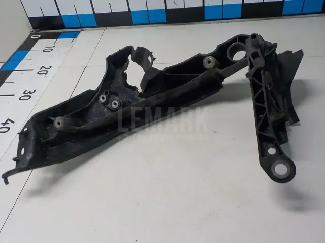 Кронштейн фар правый для  Ford Mondeo V 2015-2022