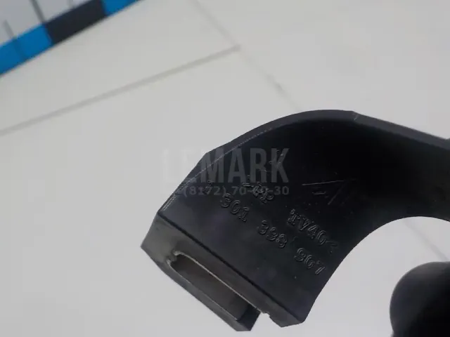 Кронштейн фар левый для  Ford Focus IV 2018