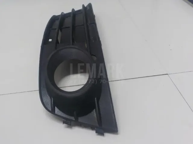 Решетка в бампер правая для  Audi Q6 2022