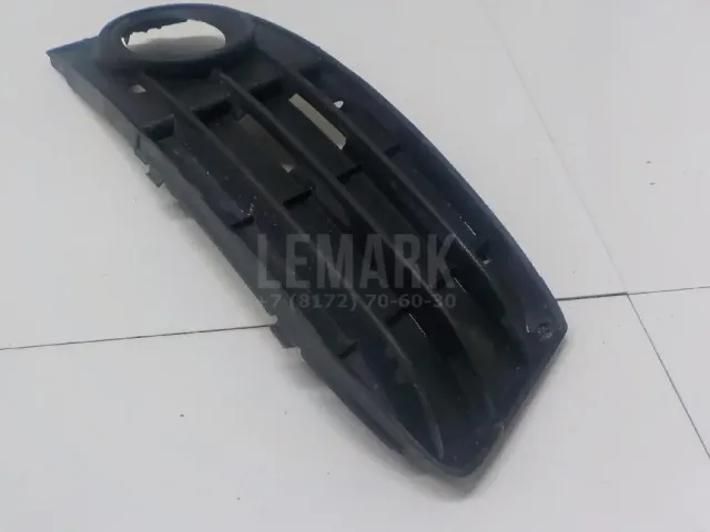 Решетка в бампер правая для  Audi Q6 2022