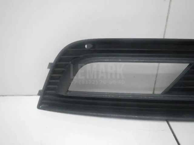 Решетка в бампер правая для  Ford Escape EUR 2007-2009