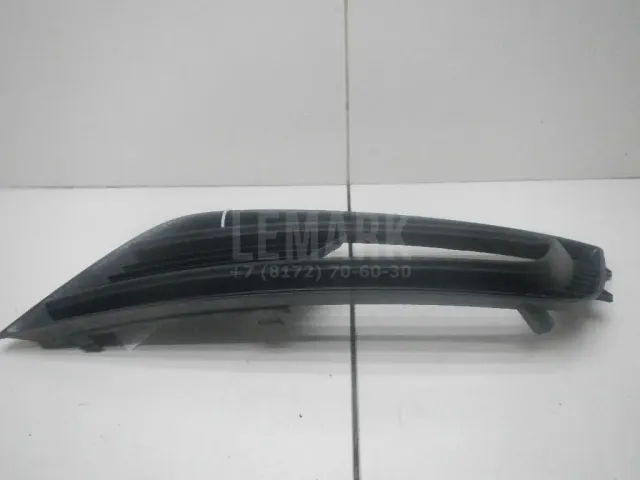 Решетка в бампер правая для  Ford Escape EUR 2007-2009