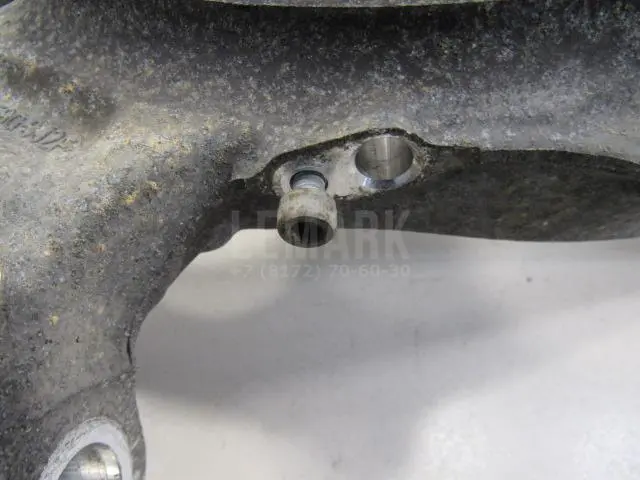 Кулак поворотный передний правый для  Chevrolet Tahoe I 1995-2000