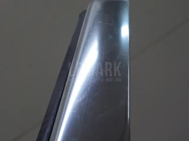 Накладка стекла переднего левого
