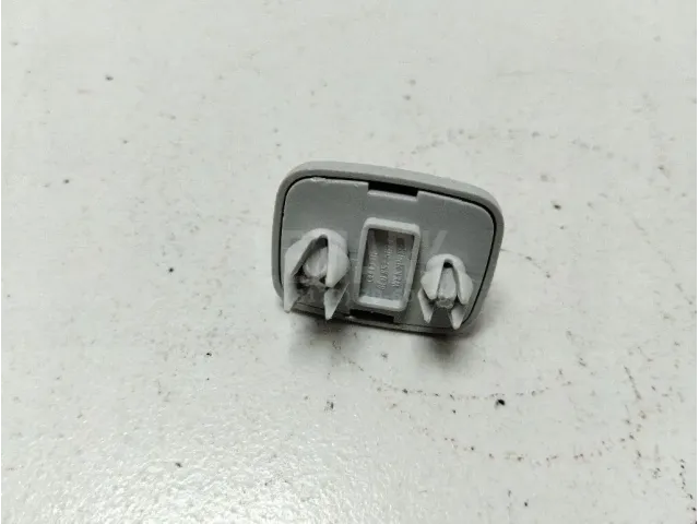 Крючок солнцезащитного козырька