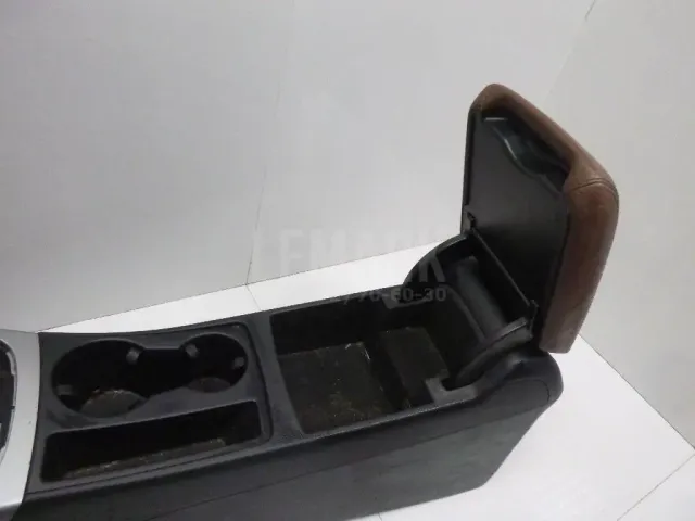 Подлокотник для  Cadillac SRX 2009-2016