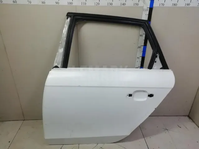 Дверь задняя левая