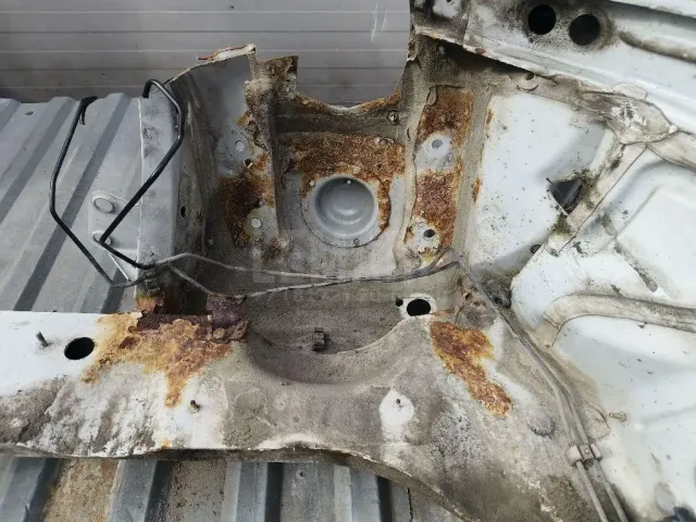 Кузовной элемент