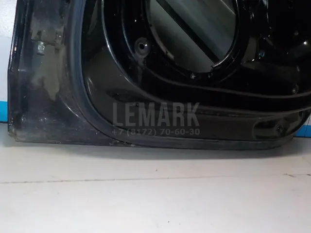 Дверь задняя правая для  Aston Martin