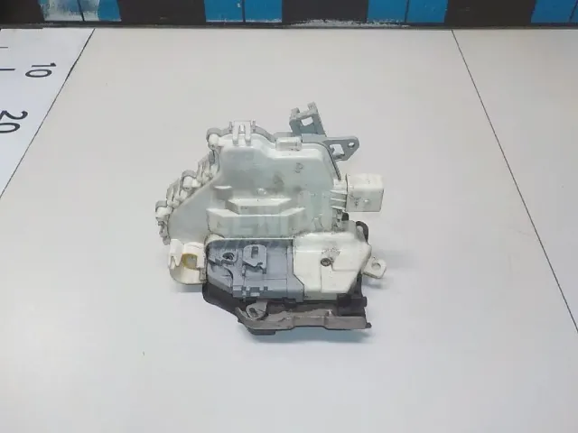 Замок двери передней правой для  BMW 7-serie G11/G12 2015-2022