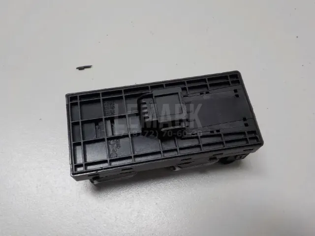 Блок управления стеклоподъемниками для  BMW 7-serie G11/G12 2015-2022