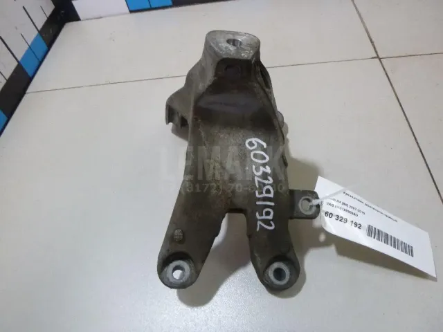Кронштейн двигателя правый для  Audi 100/200 [43] 0-1983