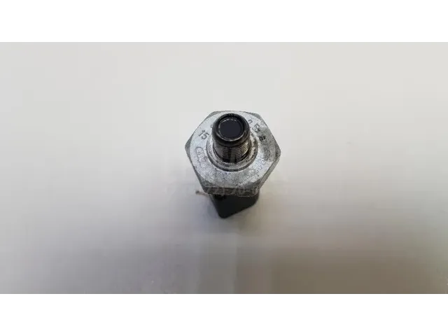 Датчик давления масла для  CASE SV300 2012