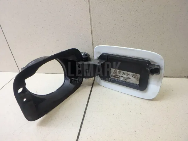 Ниша лючка бензобака для  Ford Kuga 2008-2012