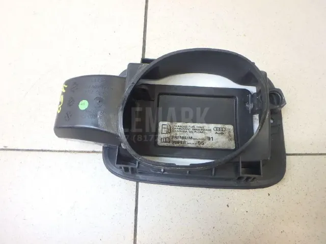 Ниша лючка бензобака для  Ford Kuga 2008-2012