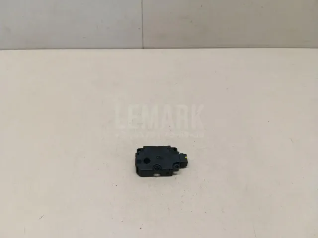 Моторчик заслонки отопителя для  Chevrolet Bolt 2016