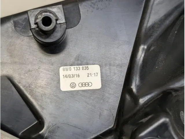 Корпус воздушного фильтра для  BMW 7-serie E38 1994-2001