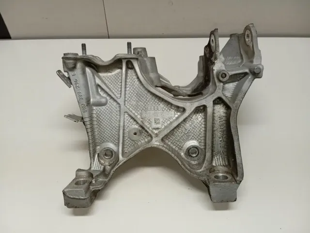 Кронштейн передней балки для  BMW 3-serie F30/F31/F80 2011-2020