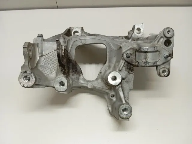 Кронштейн передней балки для  BMW 3-serie F30/F31/F80 2011-2020