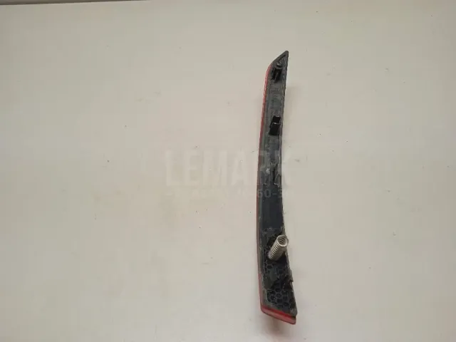 Отражатель в бампер задний правый
