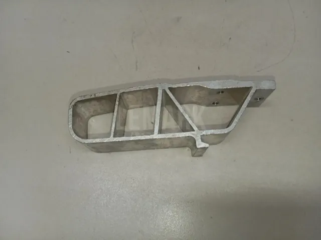 Кронштейн (сопут. товар) для  Ford Kuga 2008-2012