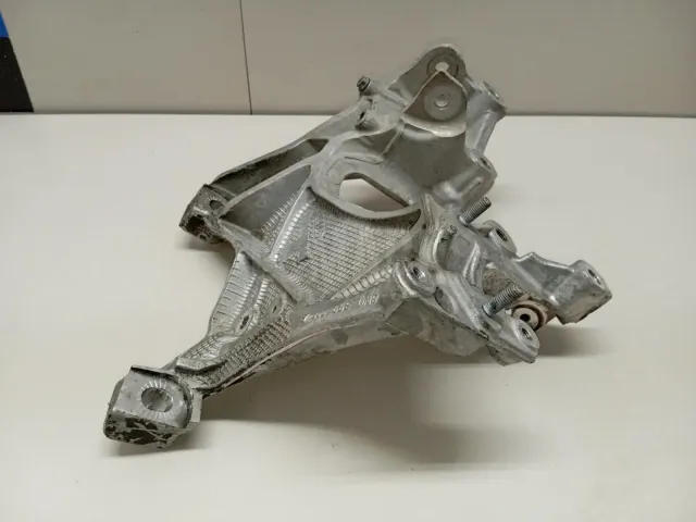 Кронштейн передней балки для  Fiat Uno 1995-2010