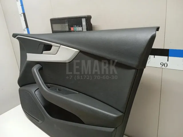 Обшивка двери передней правой для  Ford Maverick 2001-2007