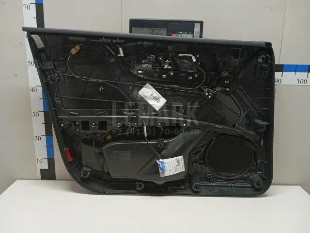 Обшивка двери передней правой для  Ford Maverick 2001-2007