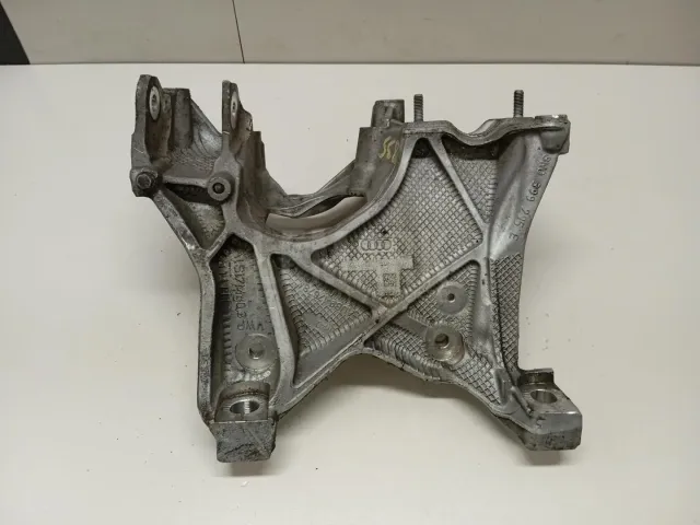Кронштейн передней балки для  BMW X1 F48 2014-2022