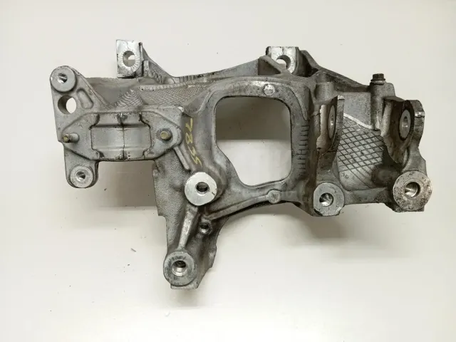 Кронштейн передней балки для  BMW X1 F48 2014-2022