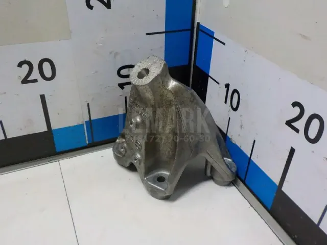 Кронштейн двигателя левый для  Dongfeng
