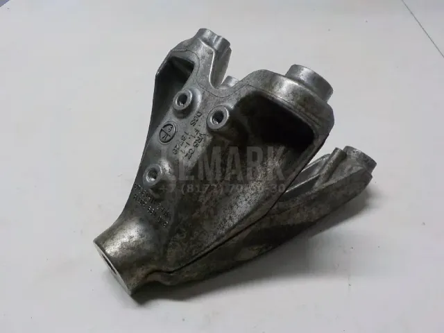 Кронштейн двигателя левый для  Dongfeng