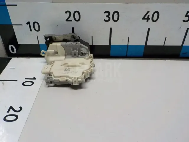 Замок двери задней правой для  Audi Allroad quattro 2006-2012