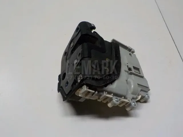 Замок двери задней правой для  Audi Allroad quattro 2006-2012