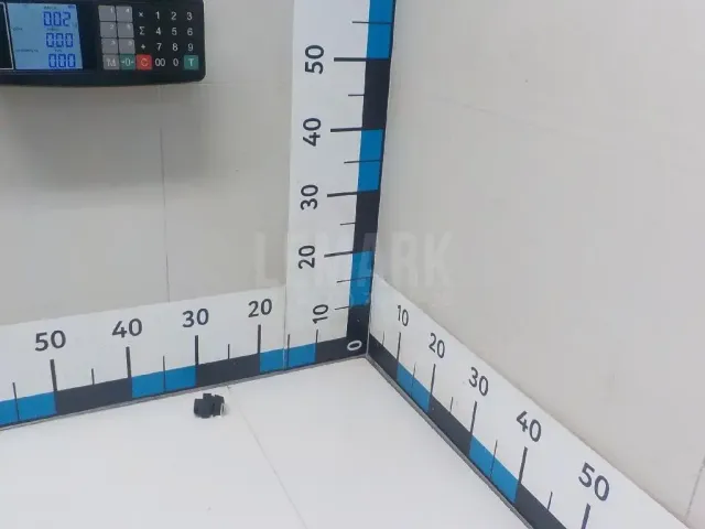 Кнопка открывания багажника