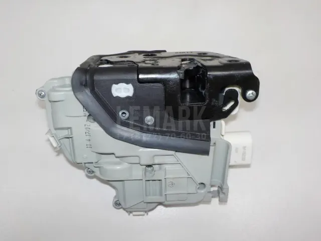 Замок двери задней правой для  Ford Kuga 2008-2012