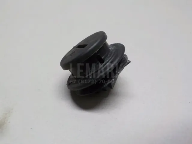 Отбойник капота для  Ford Maverick 2001-2007