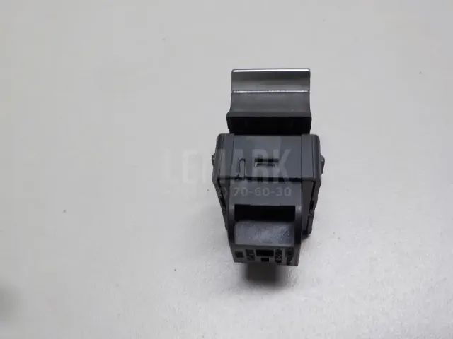 Кнопка открывания багажника для  Chevrolet Suburban 2014-2020